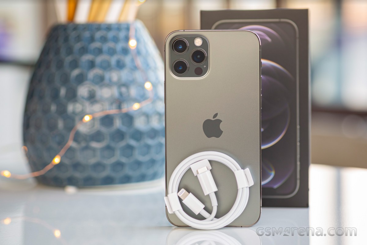 Apple gets another $19M fine in Brazil for not shipping chargers