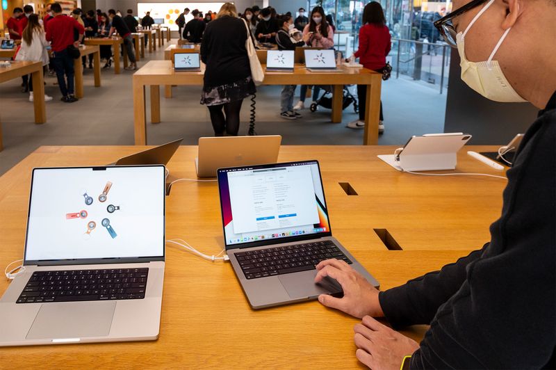 Apple Nears M2 iPad Pro Launch and Plans Google Tablet-Like Home Hub