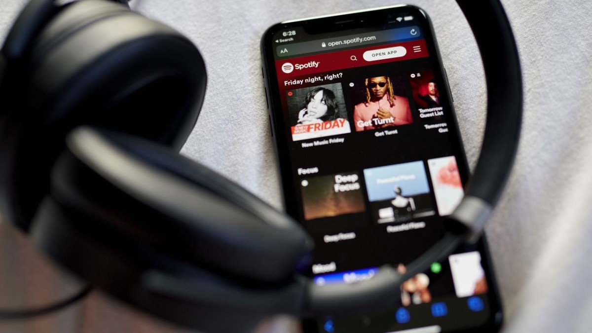 Spotify is going to war with Apple after the App Store rejected its big new feature