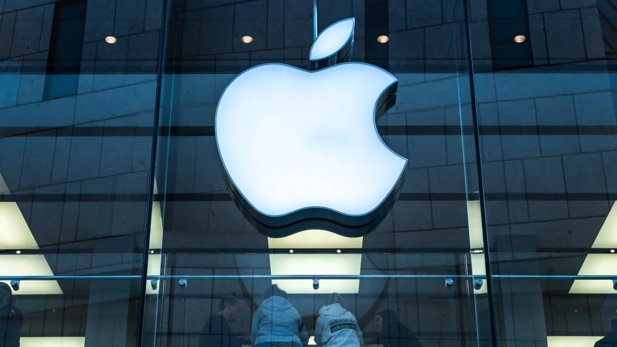 Apple sued for tracking users' activity even when turned off in settings