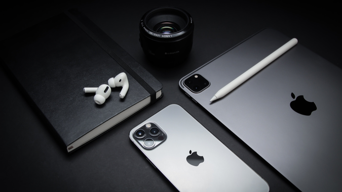 Apple iPhone 15 Pro May Have A 'Thunderbolt' Port for High Speed Data Transfers