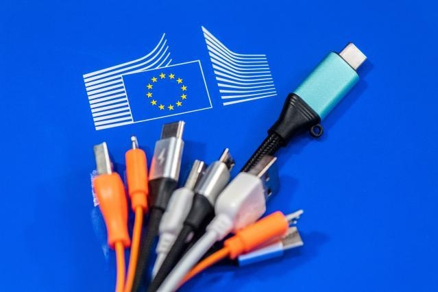 EU officially says all new iPhones will need USB-C starting in December 2024