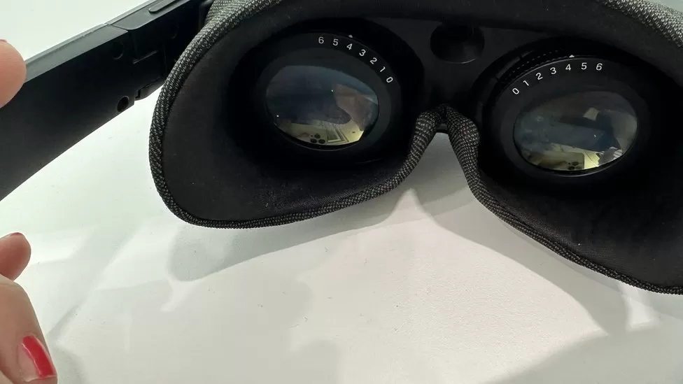 VR headset prices high as Apple bides its time