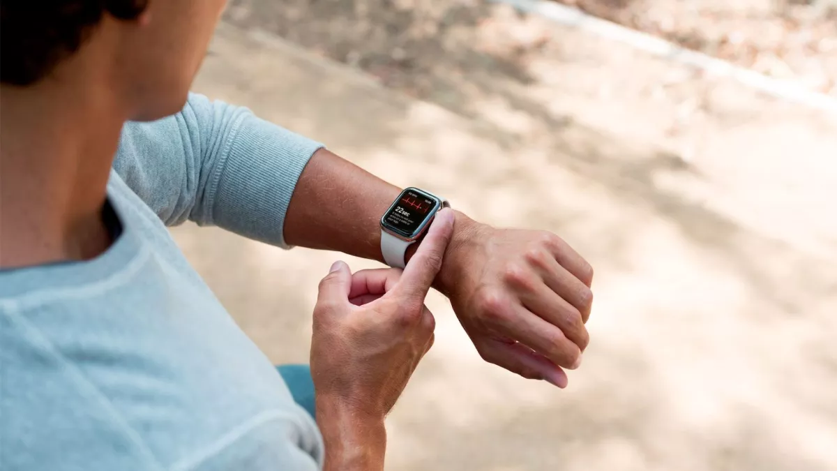 Apple Watch helps save people trapped in vehicle wreckage