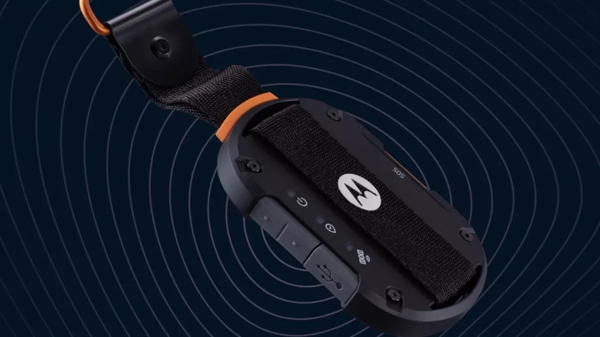 iPhone 14 or not, this keychain accessory can use satellites to help save your life