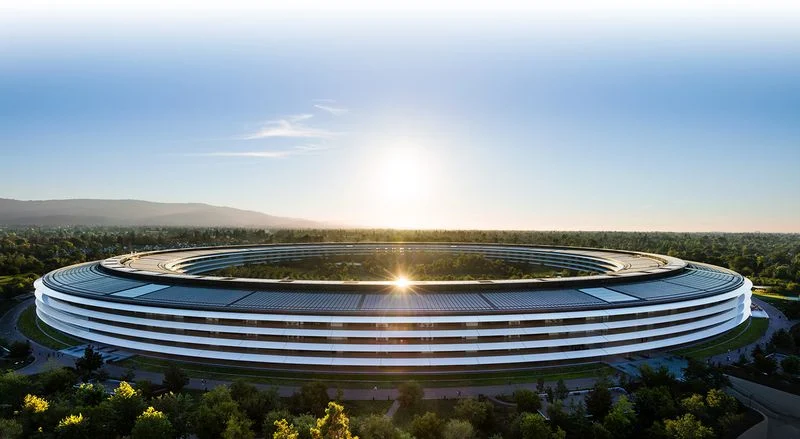 Apple Expands Hiring Freeze, Delays Bonuses for Some Employees