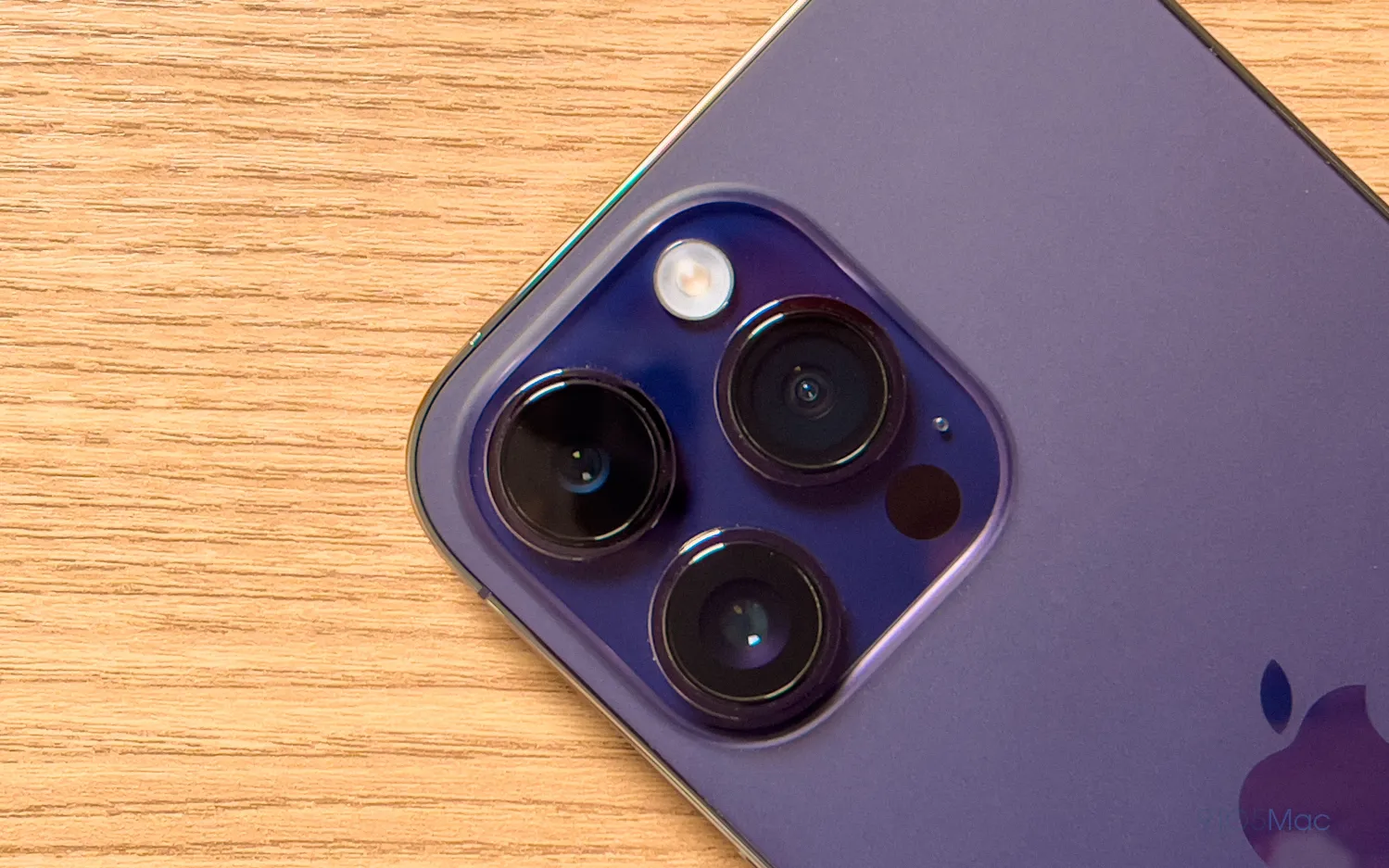 Kuo: iPhone 16 Pro to get larger display and periscope lens