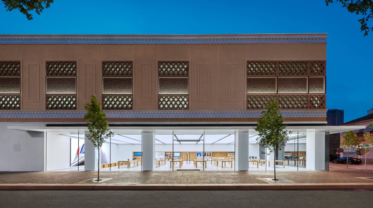 Apple again accused of unfairly disciplining union supporters; company denies claims