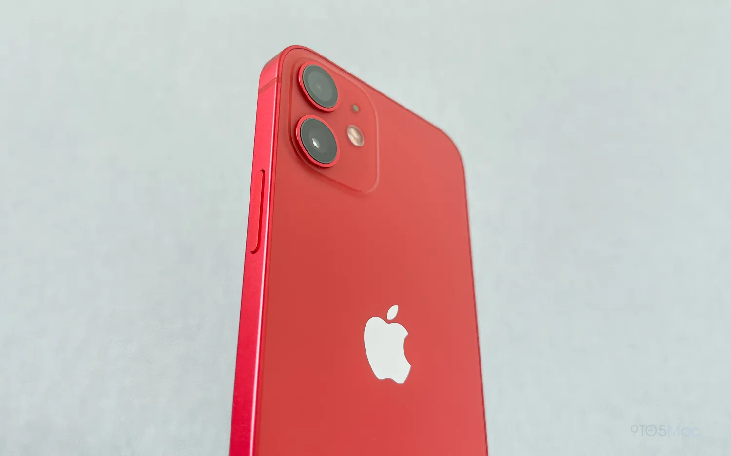 iPhone 16 reportedly getting vertically aligned cameras similar to iPhone 12