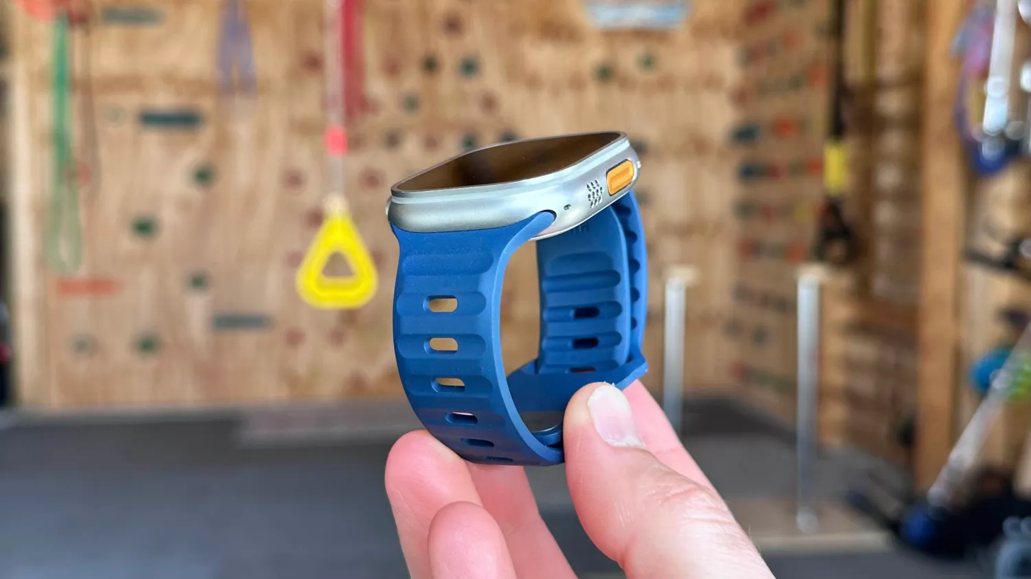 Hands-on: Nomad’s rich limited edition ‘Atlantic Blue’ Apple Watch Sport Band