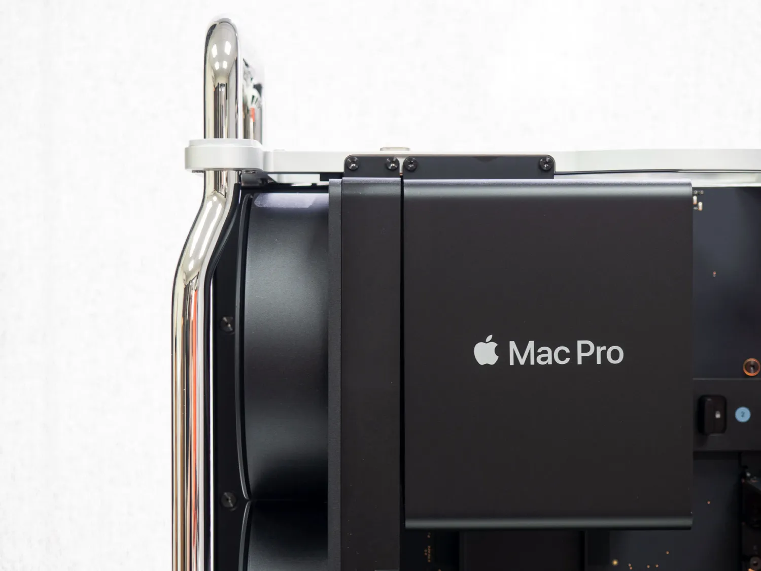 2023 Mac Pro unboxing shows why Mac Studio deserves a nicer design