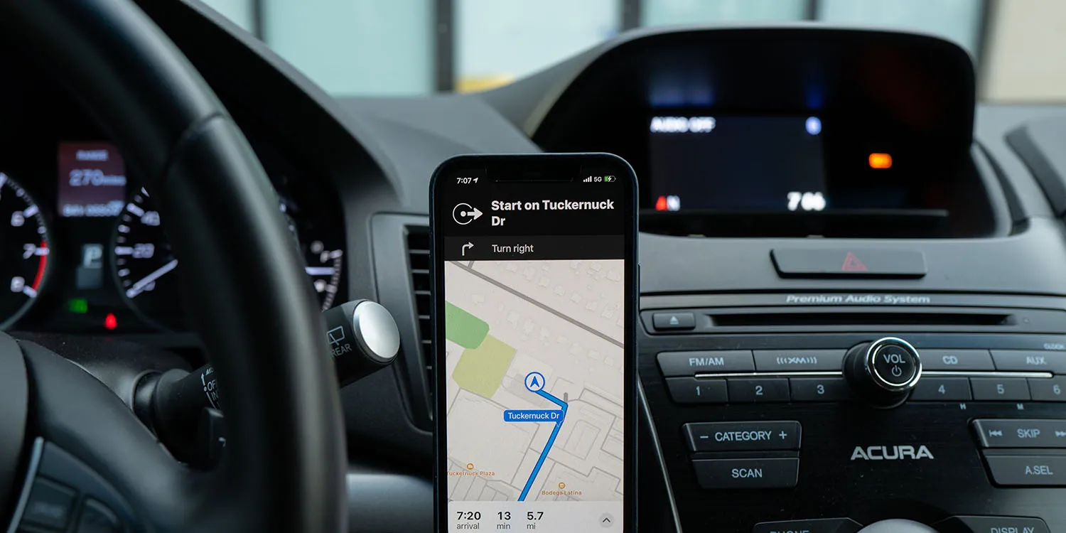 Apple Maps versus Google Maps: Tide is turning, say analysts
