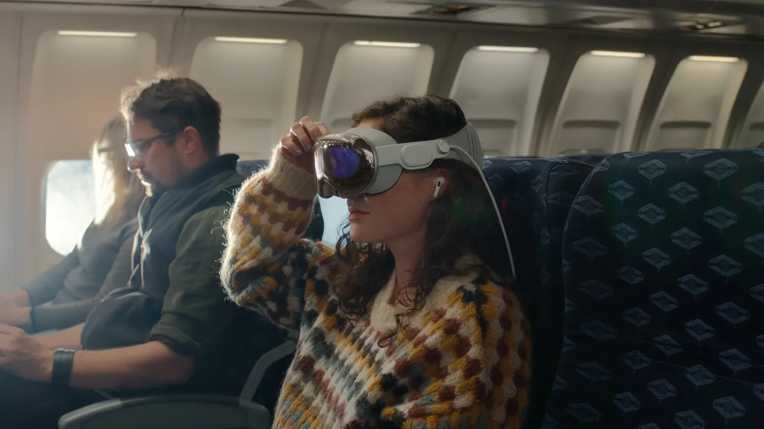 Vision Pro in-person labs ‘under-filled’ so far as US devs complain their only choice is Cupertino