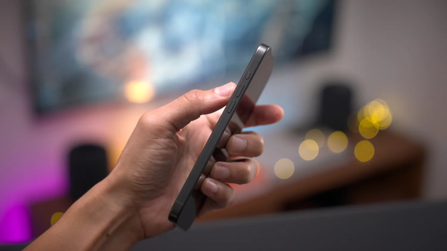 iPhone screens have a hidden QR code to help Apple control production costs