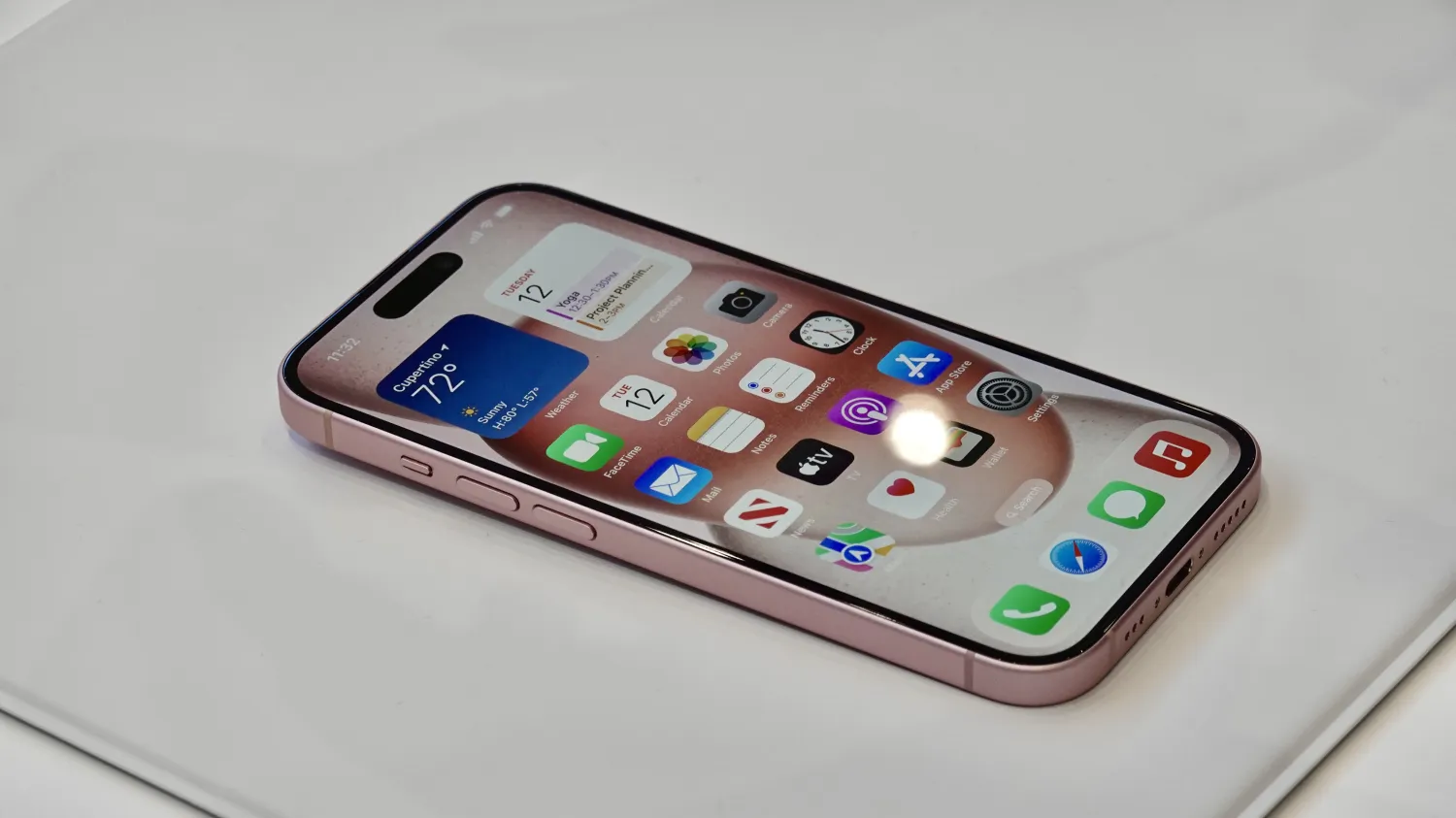 Some iPhone 15 users complain about crackling sound with built-in speakers