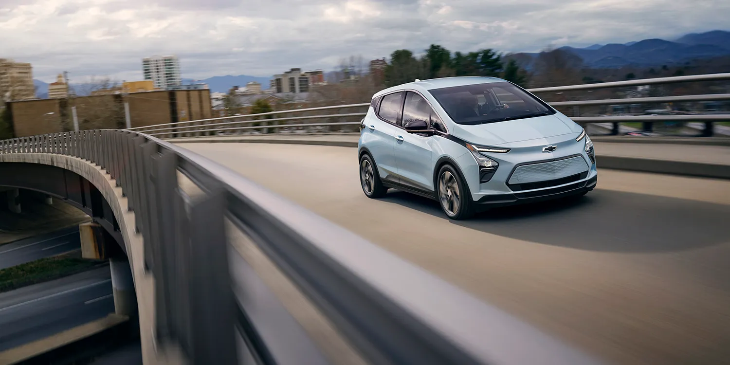 After General Motors ditches CarPlay, it taps Apple for UI talent
