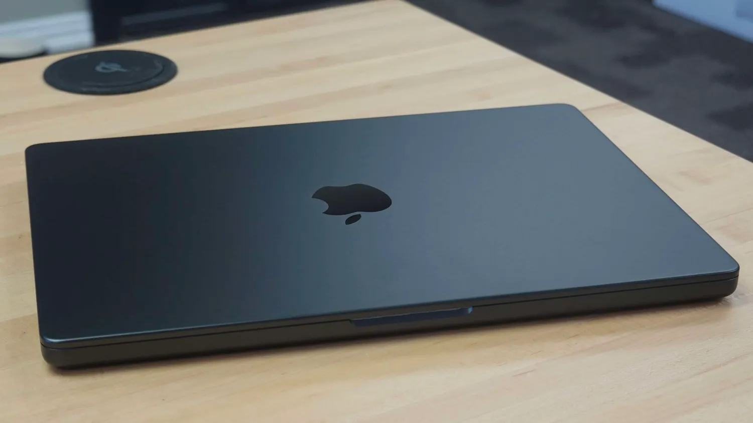 How Apple made the new space black MacBook Pro and its anti-fingerprint seal