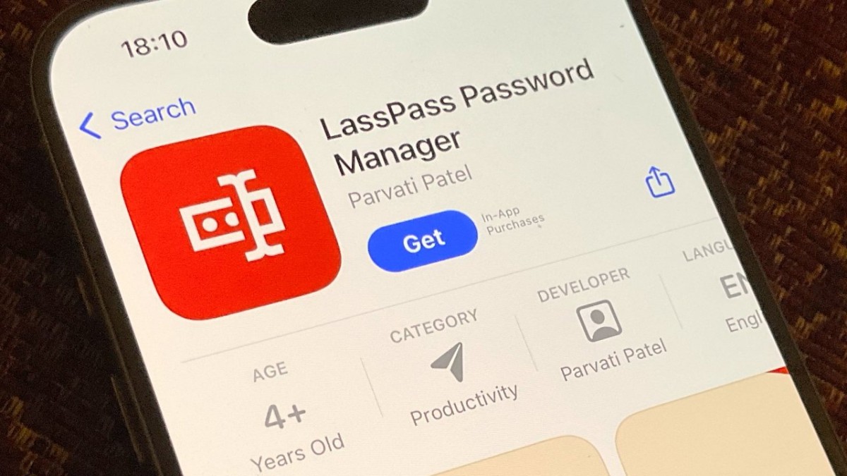 A counterfeit LastPass app was discovered on the Apple App Store, misleading users.