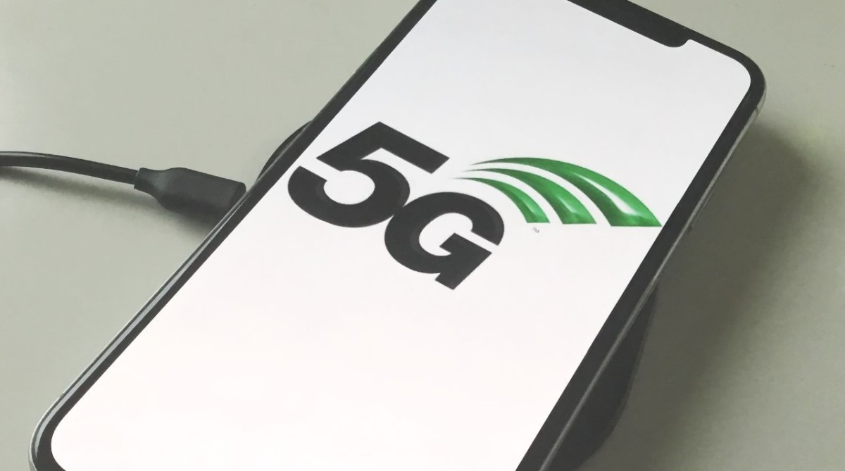 Apple played a pivotal role in the widespread adoption of 5G technology, and as a result, over 2 billion smartphones globally now feature 5G connectivity.