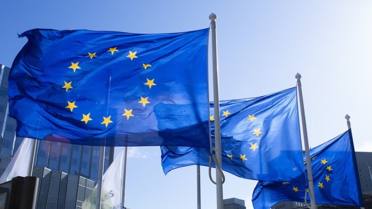 Apple persists in implementing iOS changes to satisfy European Union directives.