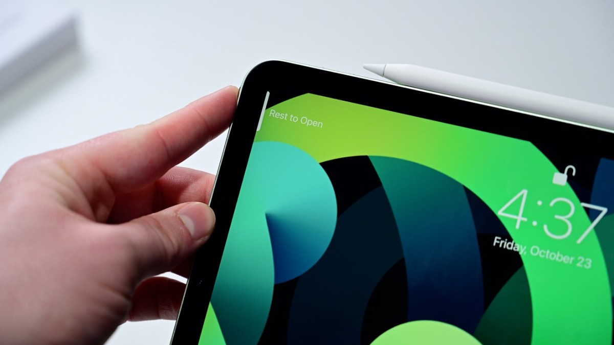 iPad Air's OLED Update: A Promising Future with a Lengthy Wait 