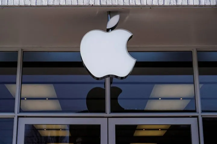 Former Courier Employee Faces Charges for Stealing Over $1 Million in Apple Products