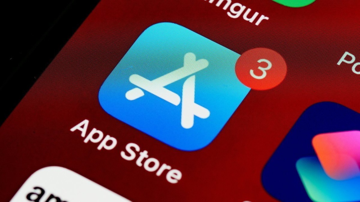 Apple Faces Multiple Class-Action Lawsuits Alleging Smartphone Market Monopoly