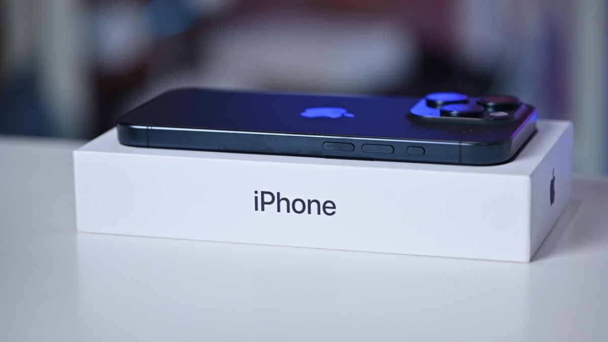  Revolutionary In-Box iPhone Updates Coming to Apple Stores