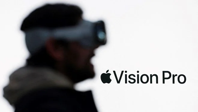 Tesla Issues Warning Against Using Apple Vision Pro While Driving