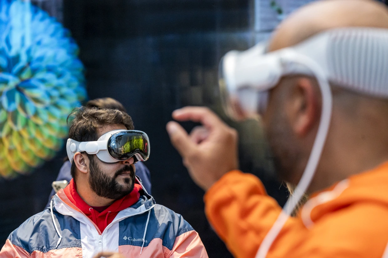  Apple Products, Including Vision Pros, Find Their Way to Moscow Despite Export Ban
