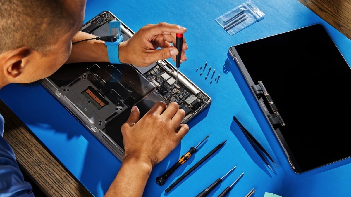 Apple’s Hardware Chief Defends Parts Pairing, Supports Third-Party Repairs