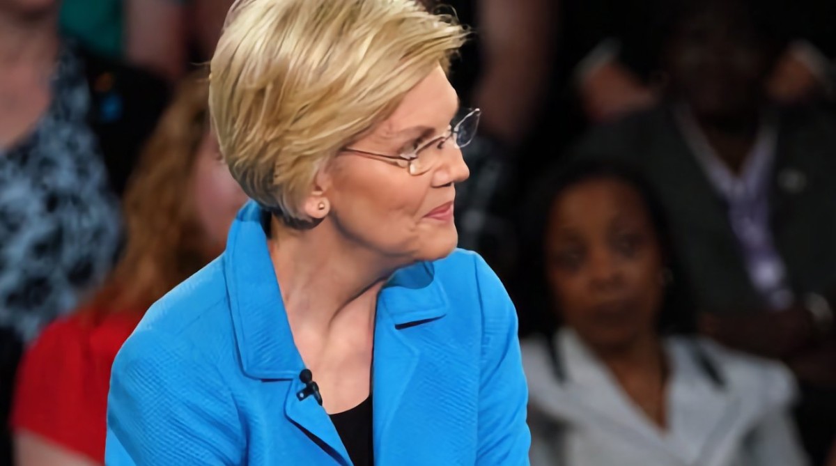 Senator Warren Calls for Breakup of Apple’s “Monopoly” Without a Concrete Plan