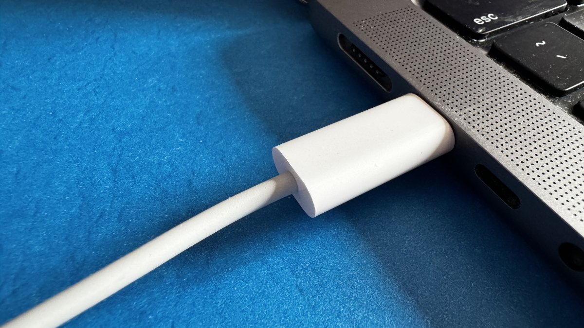 How to Transfer Files Between Two Macs Using a Cable