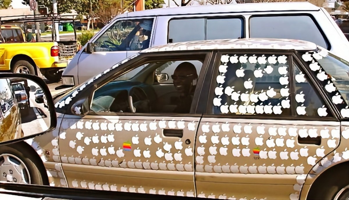 Apple Decides to Phase Out Stickers in Product Packaging