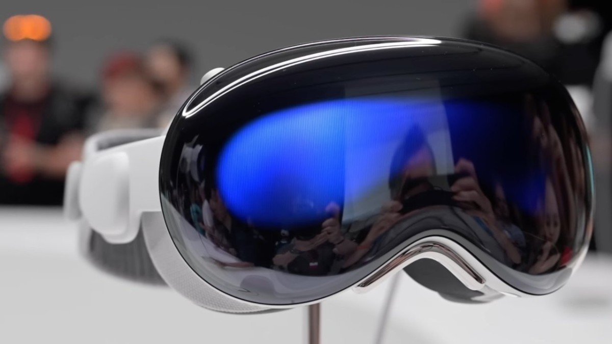 Apple Vision Pro 2 Rumored to Be Significantly Cheaper Than Its Predecessor